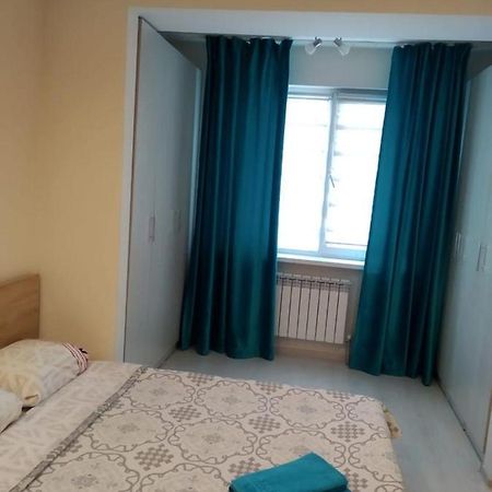 Молодёжный На Сейфуллина Apartment Алма Ата Екстериор снимка